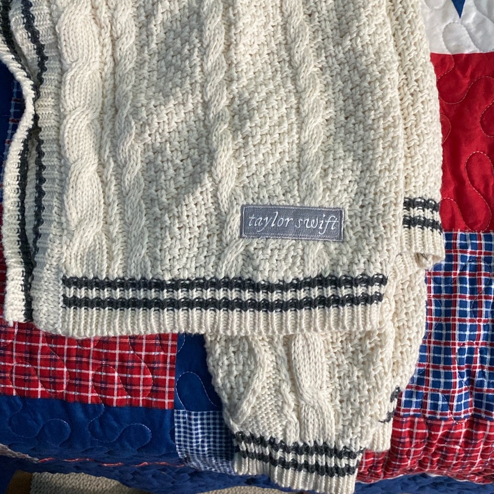 Taylor swift cardigan sweater brand new only tried on and too big.